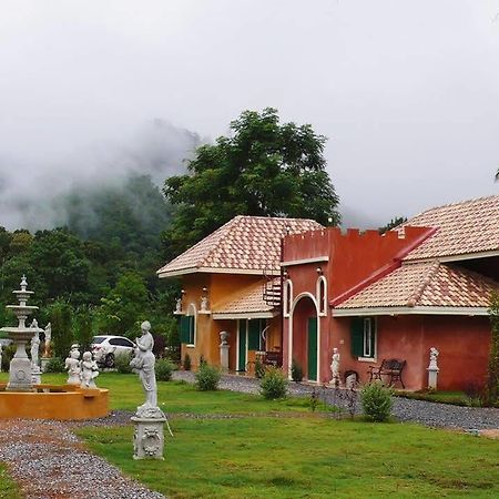 Cinque Terre Resort Thong Pha Phum Exterior photo