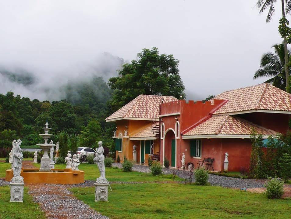 Cinque Terre Resort Thong Pha Phum Exterior photo